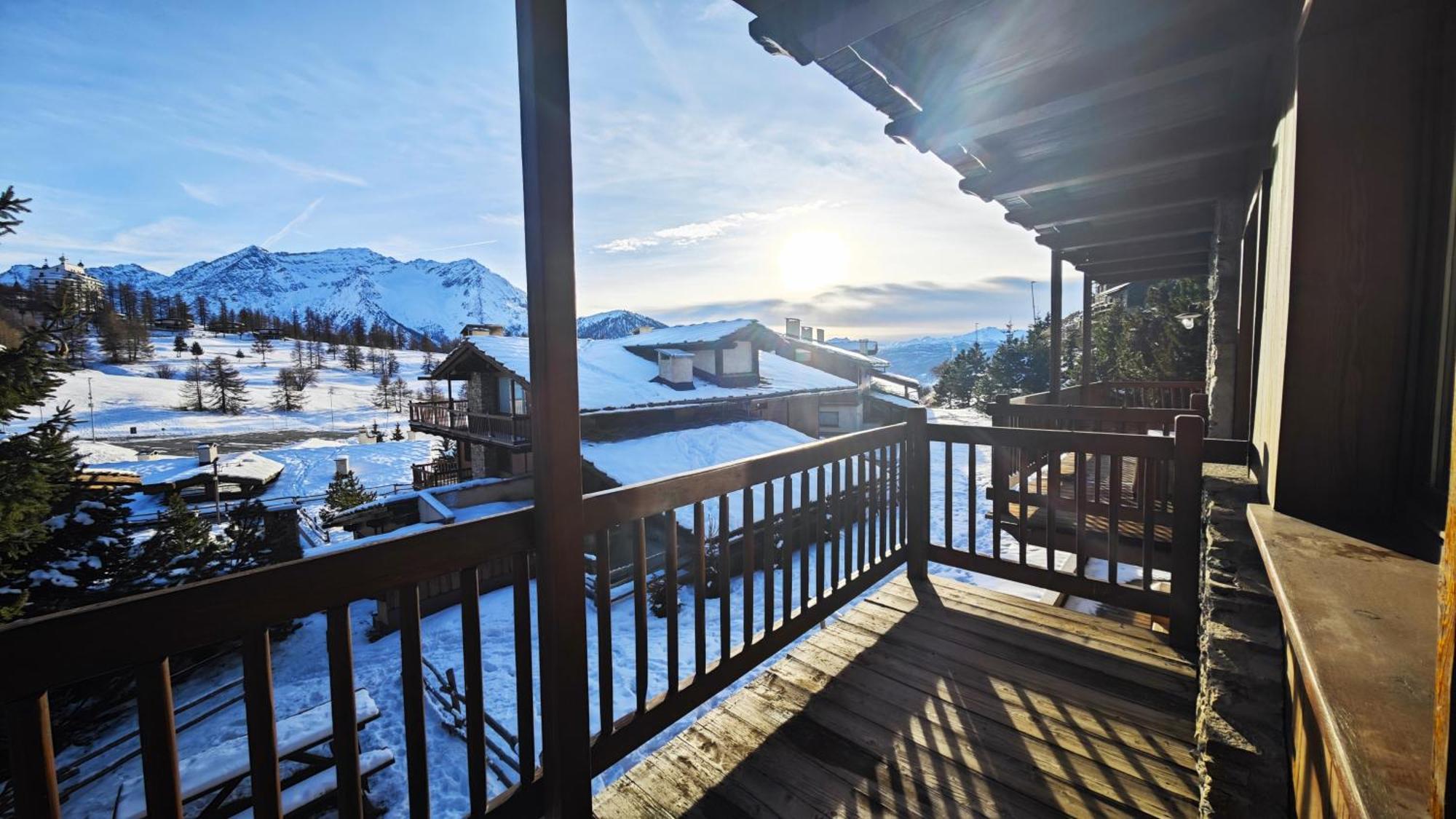 Hostdomus - Imperial Chalet Villa Colle Colle Sestriere Exterior foto